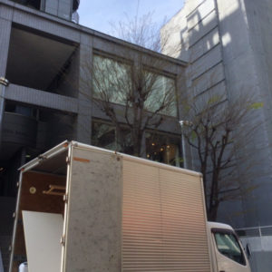 朝霞市　東弁財　マンション　11階　不用品　回収　3LDK　食器棚　机　イス　本棚　エアコン